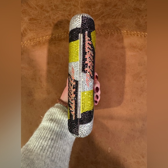 Toucan Bird Rhinestone Clutch - Picture 4 of 9